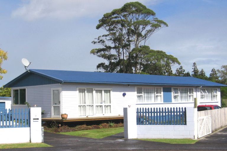 Photo of property in 7 Hughdene Place, Henderson, Auckland, 0610