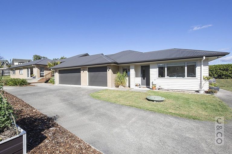 Photo of property in 23 Crabb Fields Lane, Riverhead, 0820