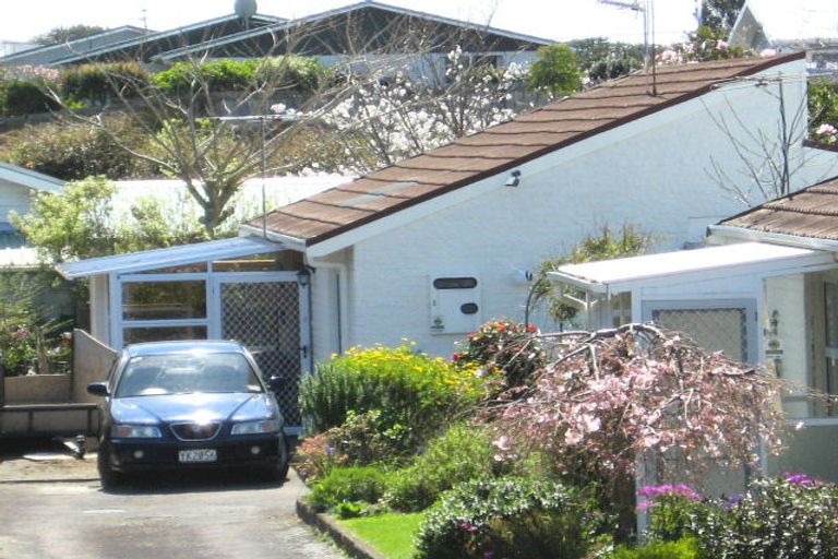 Photo of property in 2 Lemon Street, Strandon, New Plymouth, 4312