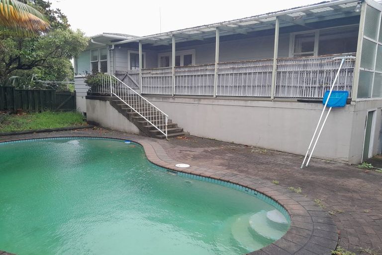 Photo of property in 35 Holland Road, Hillcrest, Auckland, 0627