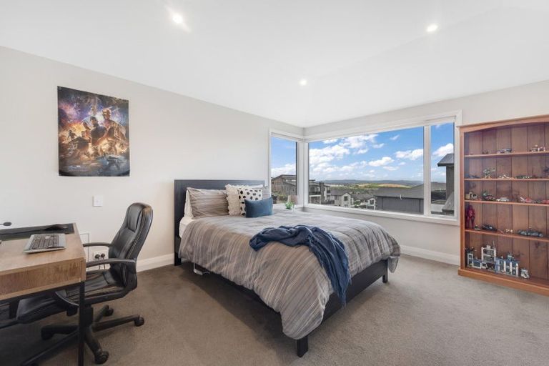 Photo of property in 62 Armstrong Farm Drive, East Tamaki Heights, Auckland, 2016