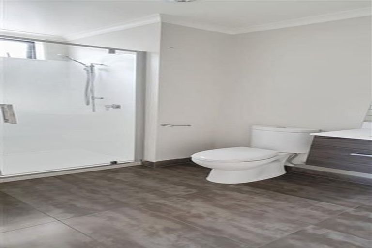 Photo of property in 5 Liquidambar Drive, Hobsonville, Auckland, 0616