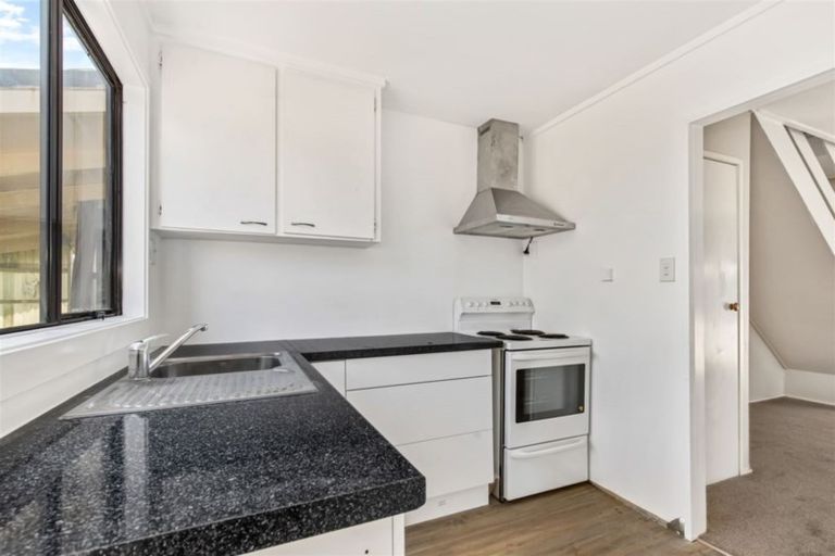 Photo of property in 43a Sunhaven Drive, Newlands, Wellington, 6037