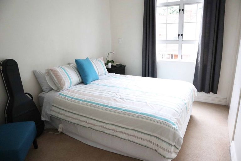 Photo of property in 34 Pipitea Street, Thorndon, Wellington, 6011