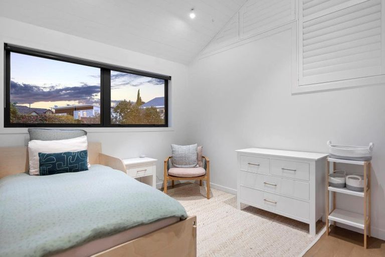 Photo of property in 24 Seacliffe Avenue, Belmont, Auckland, 0622