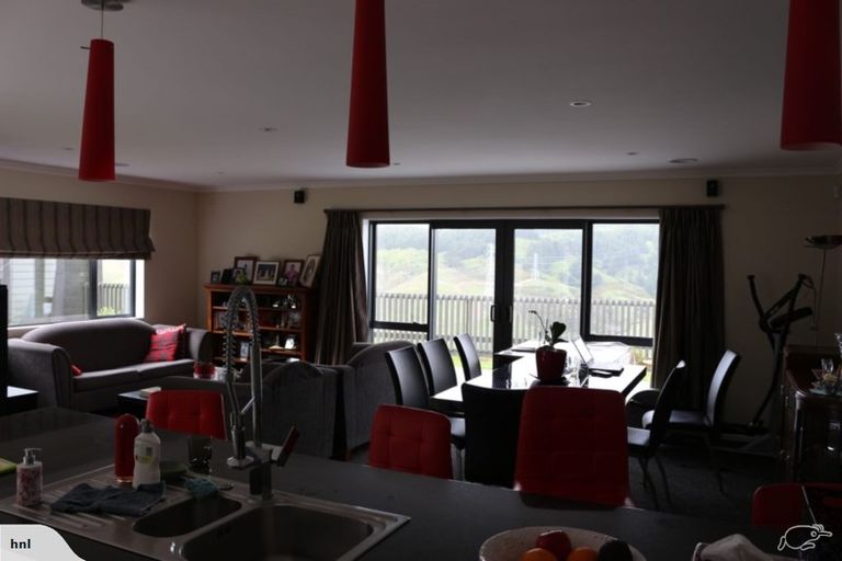 Photo of property in 10 Bickerton Rise, Churton Park, Wellington, 6037