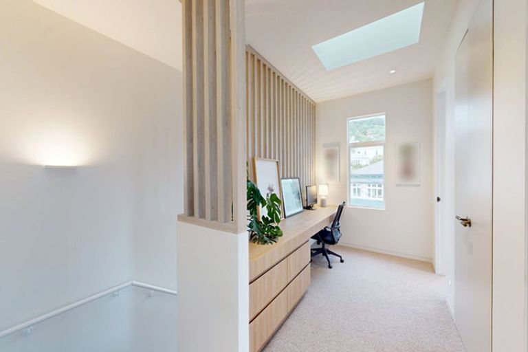 Photo of property in 57 Roxburgh Street, Mount Victoria, Wellington, 6011