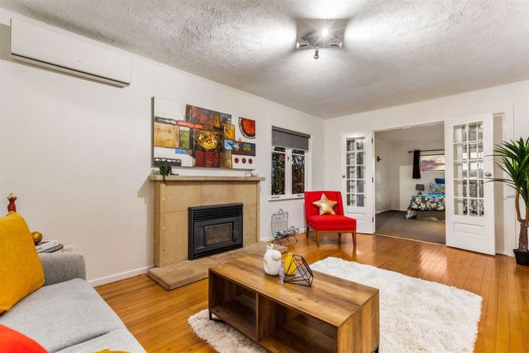 Photo of property in 218 Sturges Road, Henderson, Auckland, 0612