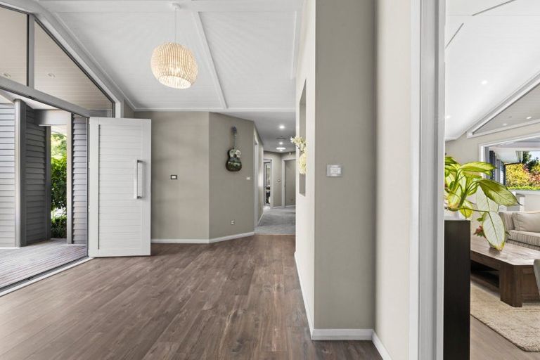 Photo of property in 12 Spur Road, Havelock North, 4130