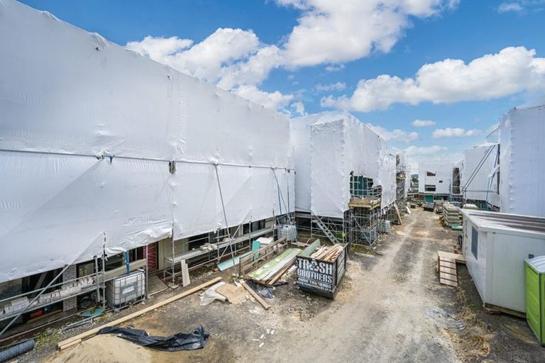 Photo of property in 170 Te Atatu Road, Te Atatu South, Auckland, 0610
