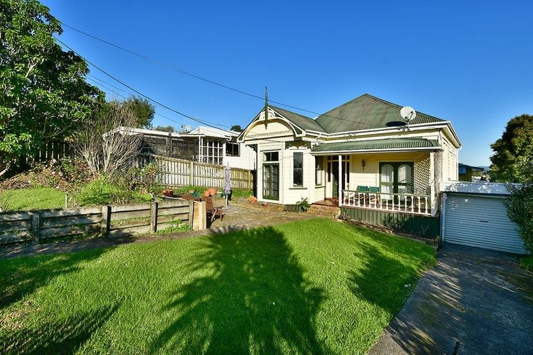 Photo of property in 45 Karaka Street, Helensville, 0800