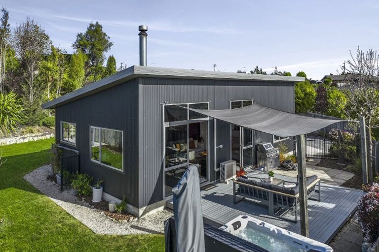 Photo of property in 31 Les Wakefield Road, Mapua, 7005