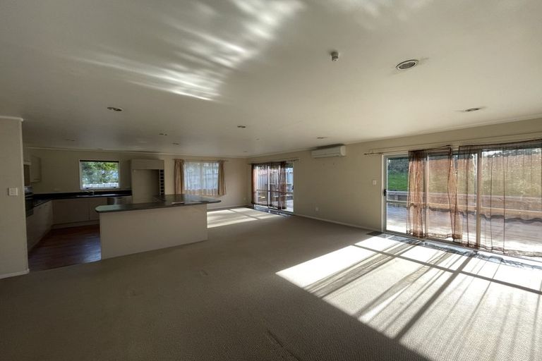 Photo of property in 28 Glenfinn Place, Massey, Auckland, 0614