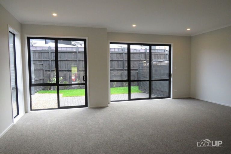 Photo of property in 10 Kauri Amber Road, Westgate, Auckland, 0614