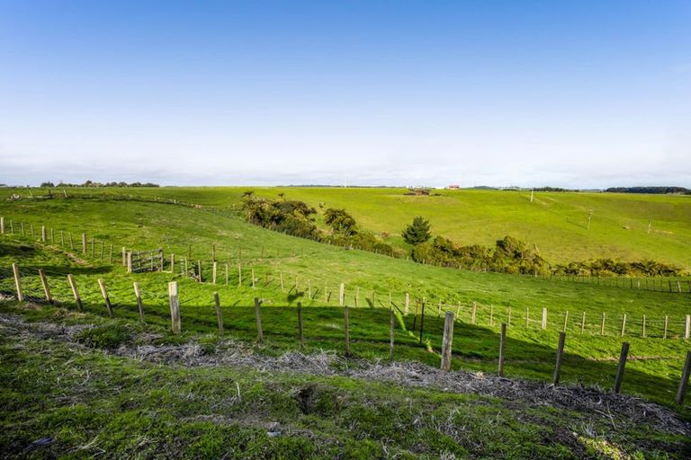 Photo of property in 902 Ararata Road, Ararata, Hawera, 4674