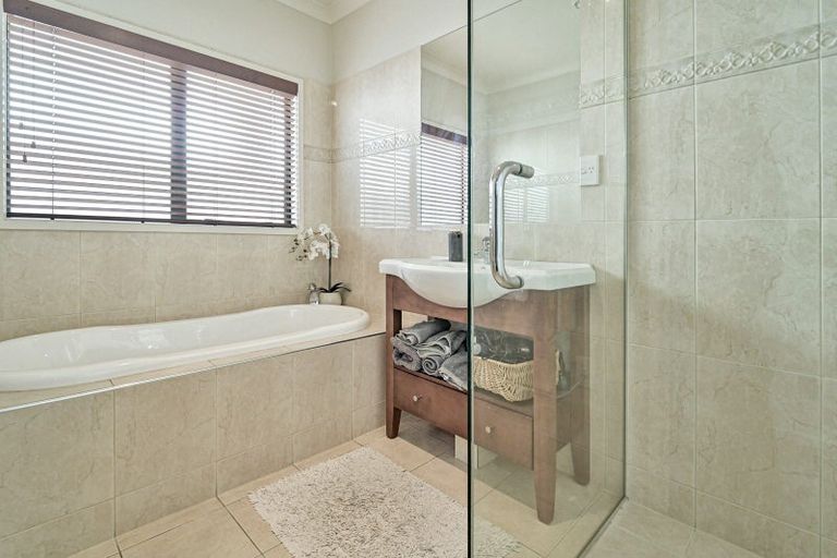 Photo of property in 37 Fairview Place, Havelock North, 4130