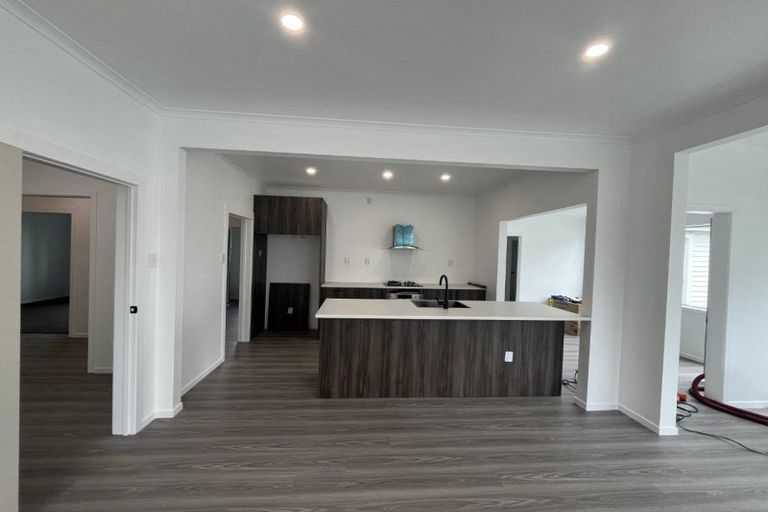 Photo of property in 8 Wallath Road, Westown, New Plymouth, 4310