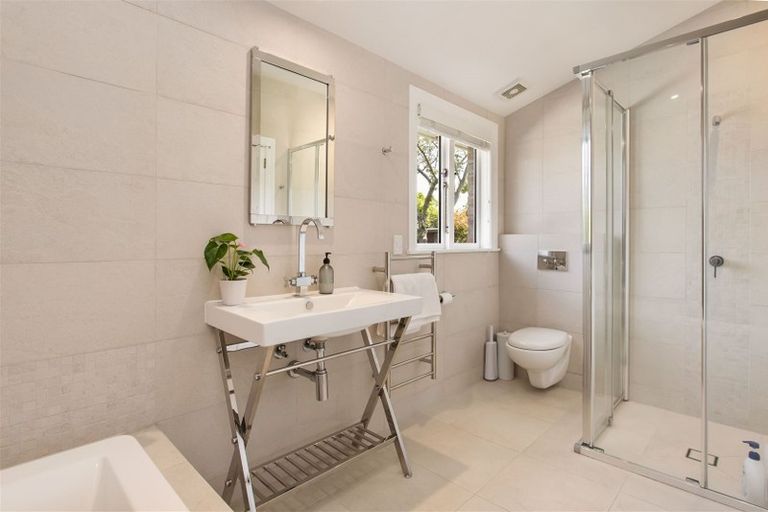Photo of property in 40 Weka Street, Fendalton, Christchurch, 8041