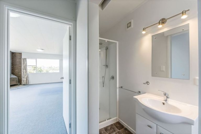 Photo of property in 12 Kauri Road, Stanmore Bay, Whangaparaoa, 0932