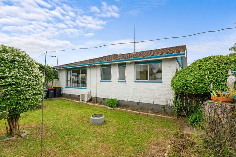 Photo of property in 2/136 Wainoni Road, Avondale, Christchurch, 8061
