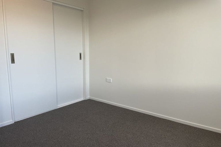 Photo of property in 104/28c Eileen Newey Place, Henderson, Auckland, 0612