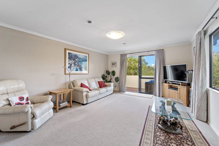 Photo of property in 15 Glenreagh Place, Torbay, Auckland, 0630