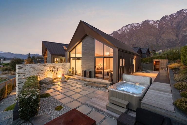 Photo of property in 39 Mcadam Drive, Jacks Point, Queenstown, 9371