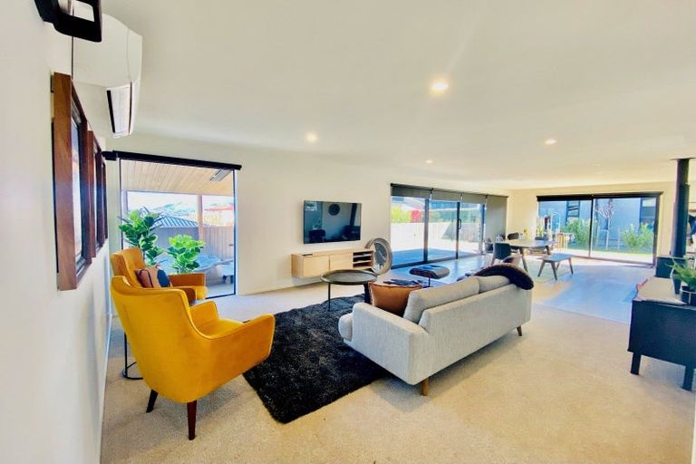 Photo of property in 35 Minaret Ridge, Wanaka, 9305