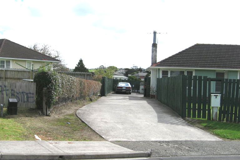 Photo of property in 8 Glenford Lane, Te Atatu Peninsula, Auckland, 0610
