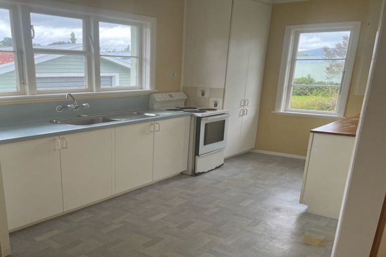 Photo of property in 36 Oxford Crescent, Ebdentown, Upper Hutt, 5018