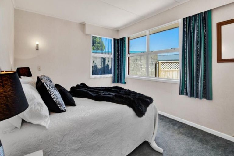 Photo of property in 9 Kennedy Place, Merrilands, New Plymouth, 4312