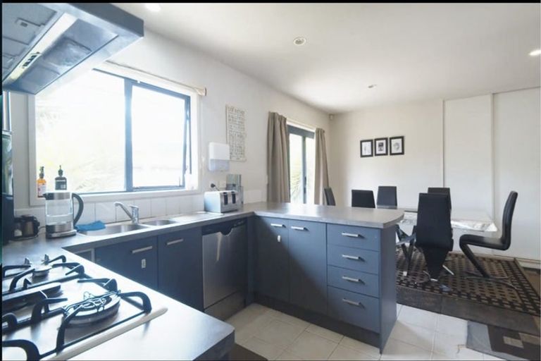 Photo of property in 8 Matuhi Grove, Papatoetoe, Auckland, 2025