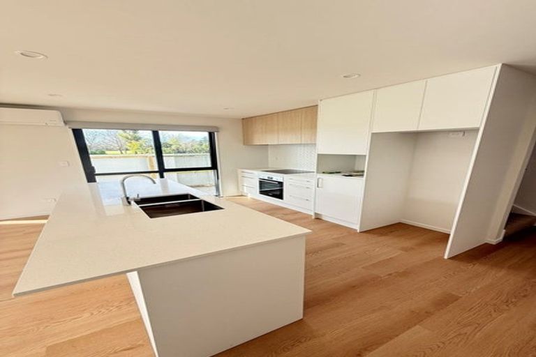 Photo of property in 35 Garvins Road, Hornby, Christchurch, 8042