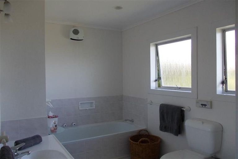 Photo of property in 2/50a Taharoto Road, Takapuna, Auckland, 0622