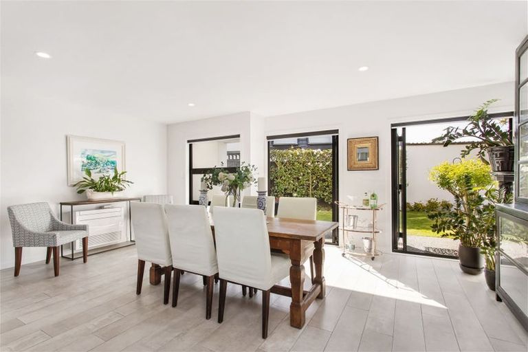 Photo of property in 2/2 Wairarapa Terrace, Merivale, Christchurch, 8014