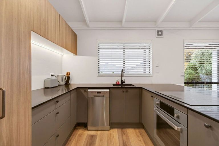 Photo of property in 1b Dart Place, Fernhill, Queenstown, 9300