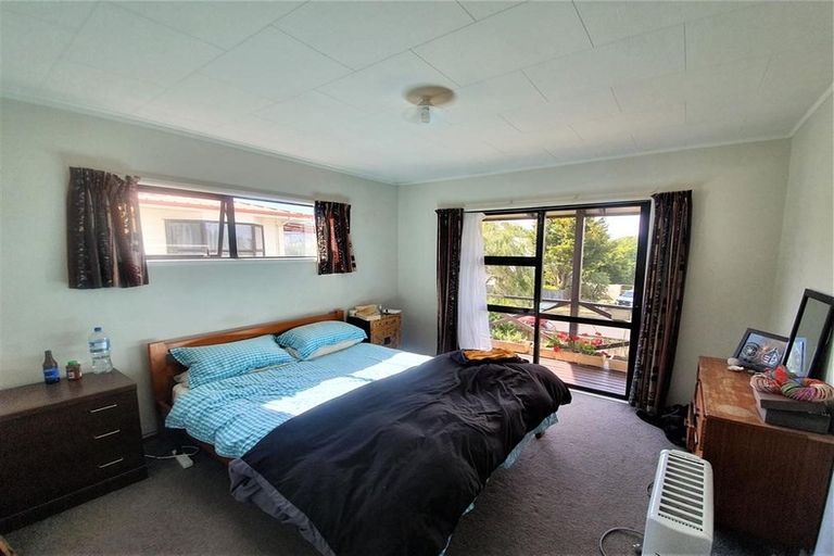 Photo of property in 50 Glennandrew Drive, Half Moon Bay, Auckland, 2012