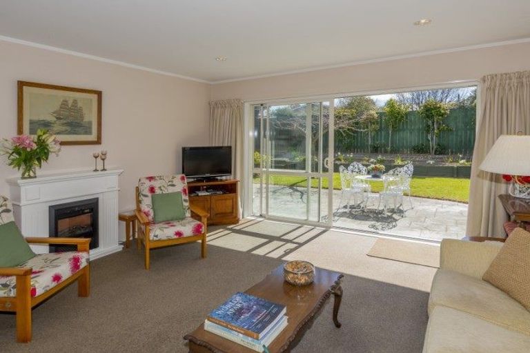 Photo of property in 24 Sunburst Court, Paraparaumu Beach, Paraparaumu, 5032