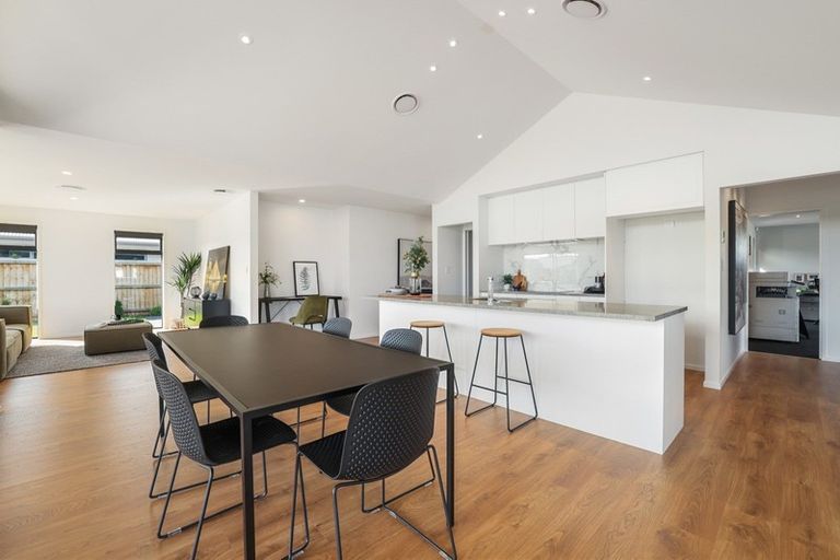 Photo of property in 16 Whitburn Avenue, Halswell, Christchurch, 8025