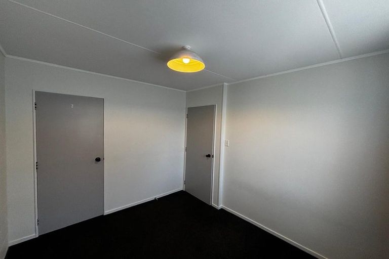 Photo of property in 31 Cumberland Street, Merrilands, New Plymouth, 4312