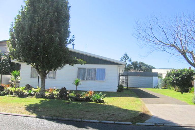 Photo of property in 207 Moana Anu Anu Avenue, Whangamata, 3620