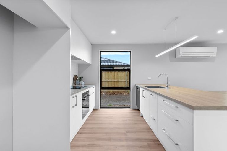 Photo of property in 17 Herridge Street, Woodend, 7691