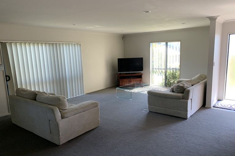 Photo of property in 42 Mandalay Place, Waiuku, 2123