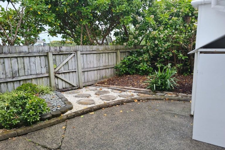 Photo of property in 17 Nukumea Common, Orewa, 0931
