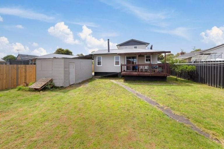 Photo of property in 14 Kohinoor Avenue, Mangere, Auckland, 2022