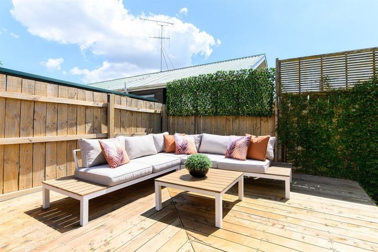 Photo of property in 1/96 Nile Road, Milford, Auckland, 0620