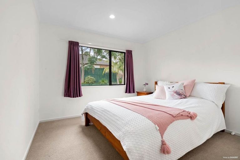 Photo of property in 5 Karson Place, Flat Bush, Auckland, 2016