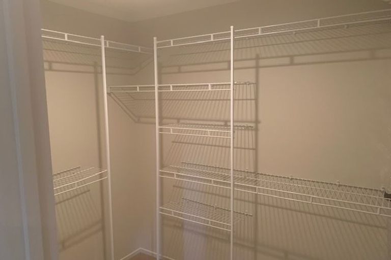 Photo of property in 28 Heidi Crescent, Flat Bush, Auckland, 2016