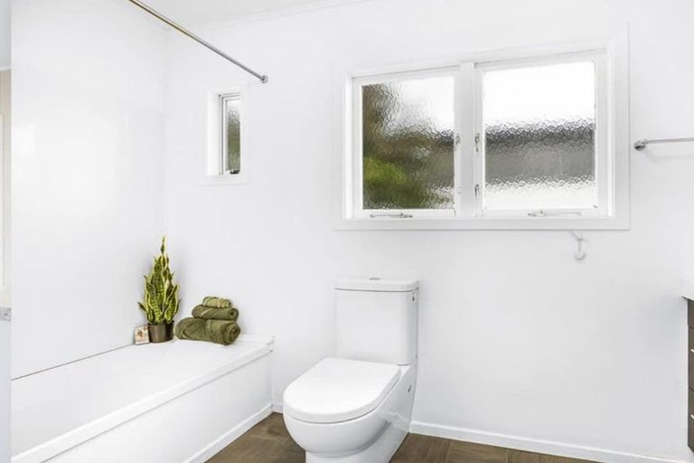 Photo of property in 8 Defoe Avenue, Hillcrest, Hamilton, 3216