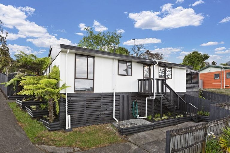 Photo of property in 1/235 Glengarry Road, Glen Eden, Auckland, 0602